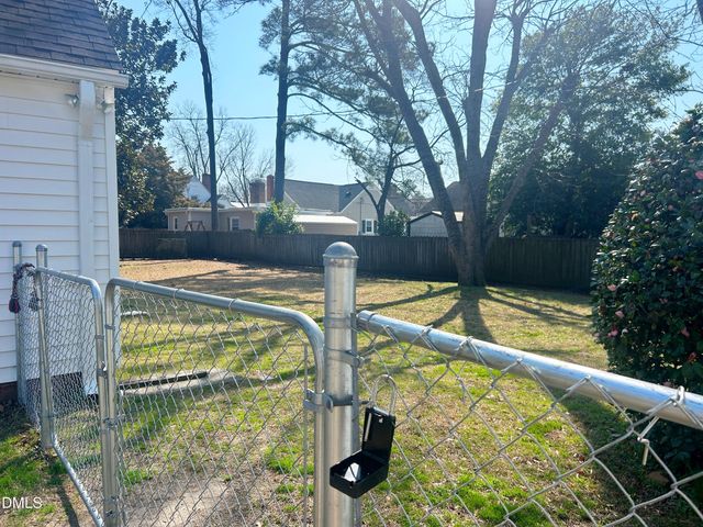 405 Sunset Avenue, Clinton, NC 28328