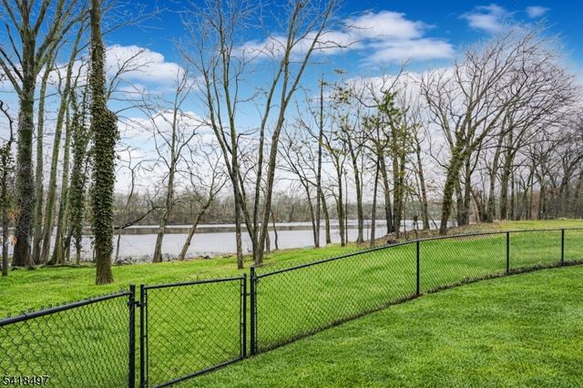 11 Agate Rd, East Brunswick Twp., NJ 08816