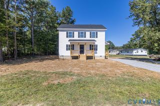 105 N Hurt St, Blackstone, VA 23824