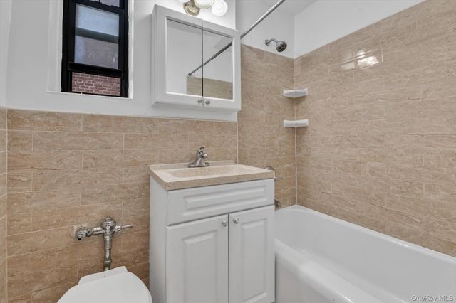 40 E 43rd Street 3B, Brooklyn, NY 11203