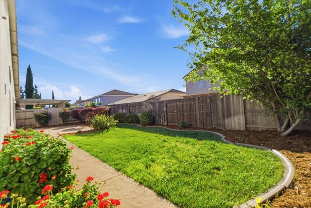 1741 Bamboo St, Roseville, CA 95747