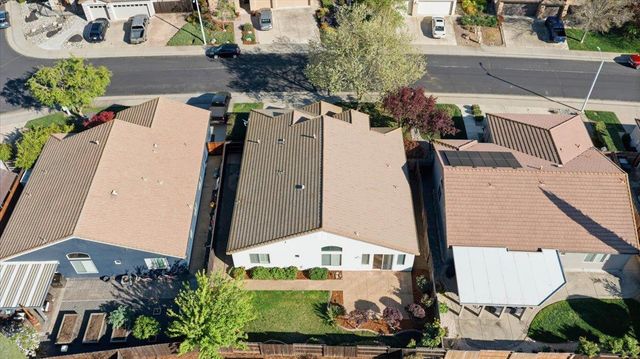 1741 Bamboo St, Roseville, CA 95747