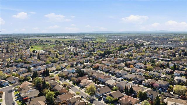 1741 Bamboo St, Roseville, CA 95747