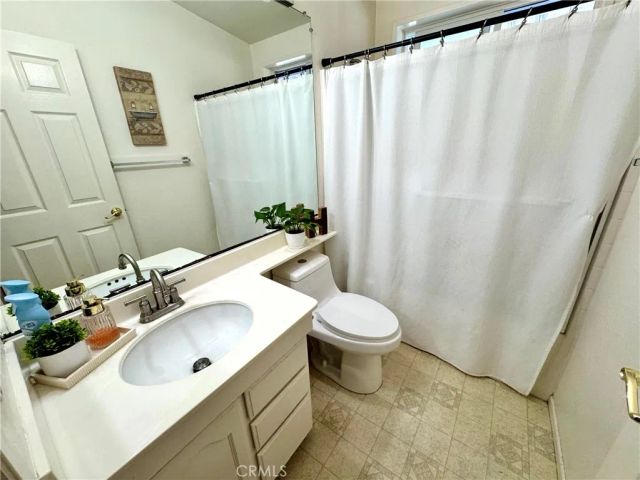 122 S Colombo 77, Tustin, CA 92780