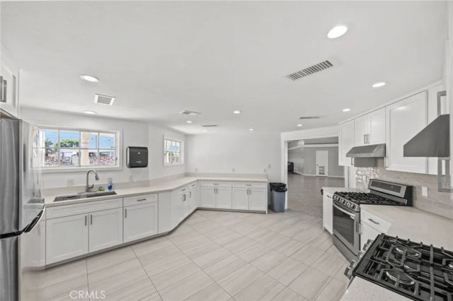 122 S Colombo 77, Tustin, CA 92780