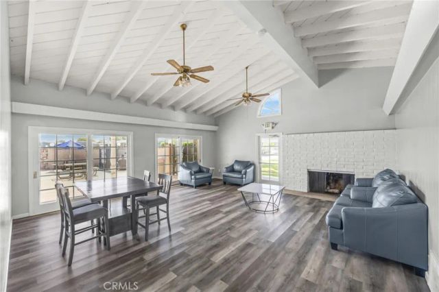 122 S Colombo 77, Tustin, CA 92780