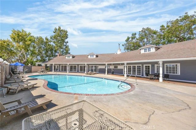 122 S Colombo 77, Tustin, CA 92780