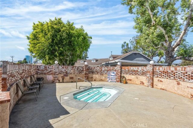 122 S Colombo 77, Tustin, CA 92780