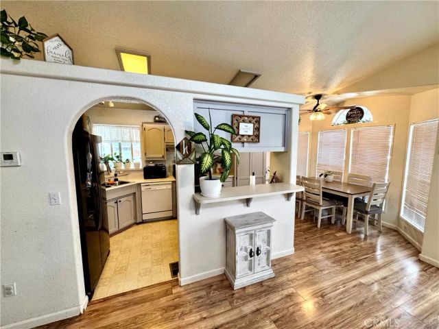 122 S Colombo 77, Tustin, CA 92780
