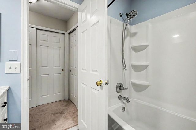 8022 ROCKY RUN RD, Gainesville, VA 20155