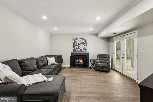 8022 ROCKY RUN RD, Gainesville, VA 20155