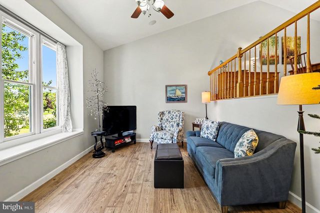 8022 ROCKY RUN RD, Gainesville, VA 20155