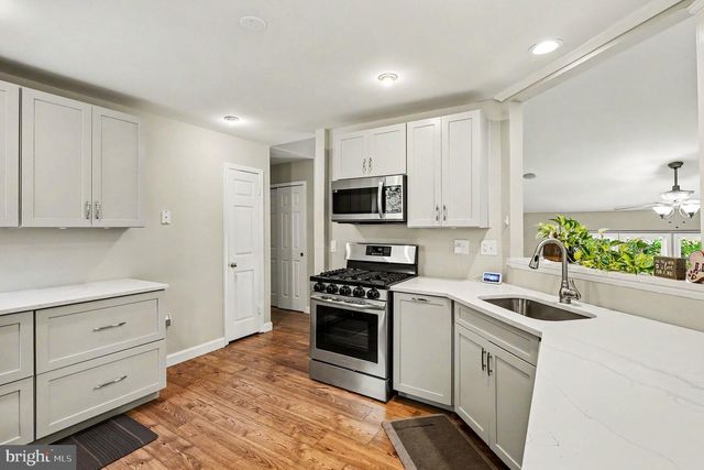 8022 ROCKY RUN RD, Gainesville, VA 20155