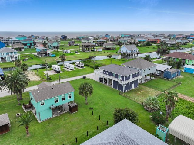 1987 Avenue F, Crystal Beach, TX 77650