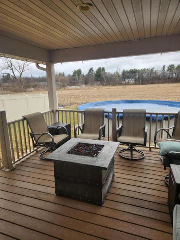 702 19th Street SE, Demotte, IN 46310