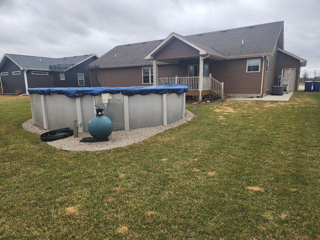 702 19th Street SE, Demotte, IN 46310