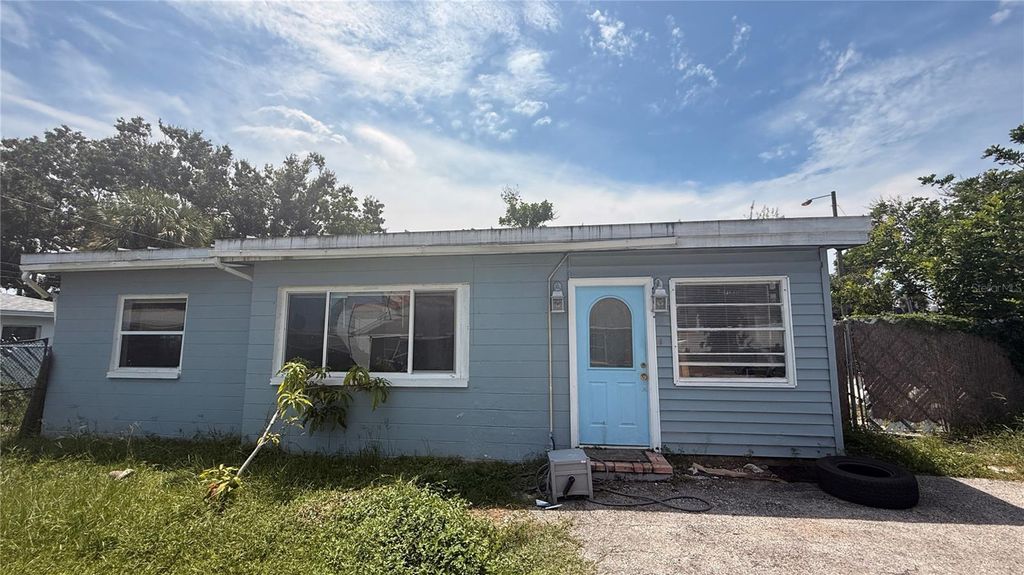 10530 LAKE DRIVE, Seminole, FL 33772