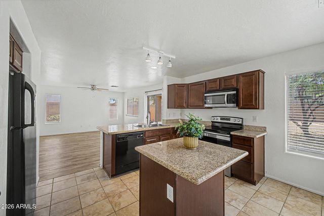 93 W CANYON ROCK Road, San Tan Valley, AZ 85143