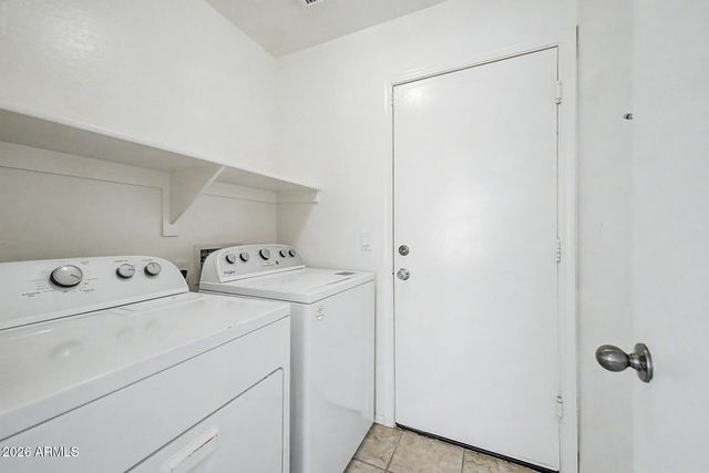 93 W CANYON ROCK Road, San Tan Valley, AZ 85143