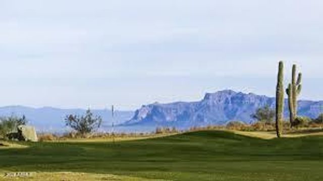 93 W CANYON ROCK Road, San Tan Valley, AZ 85143