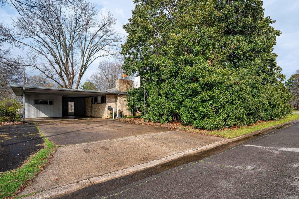 610 Fourth Street, Conway, AR 72032