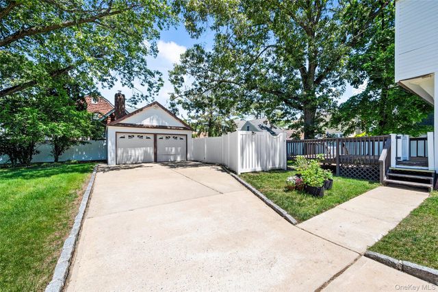 15 Maine Avenue, Rockville Centre, NY 11570