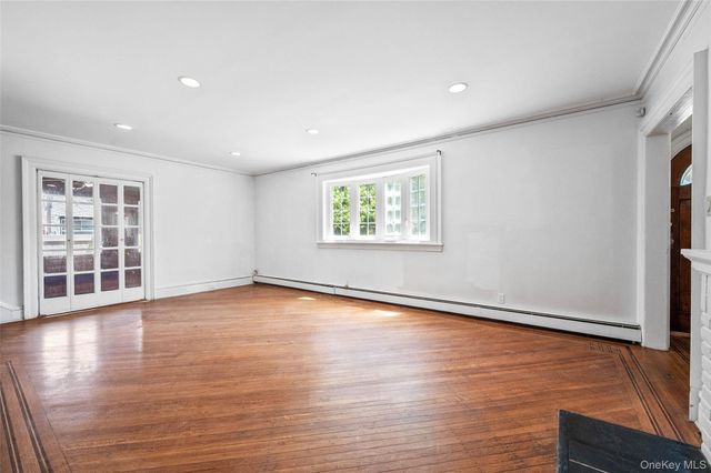 15 Maine Avenue, Rockville Centre, NY 11570