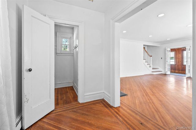 15 Maine Avenue, Rockville Centre, NY 11570