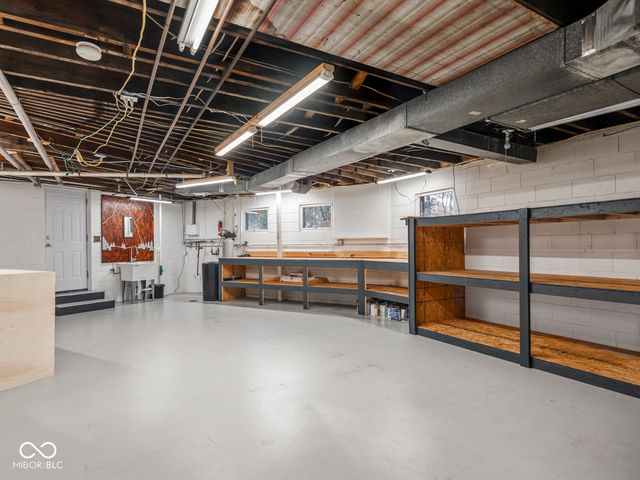 11412 Niagara Drive, Fishers, IN 46037