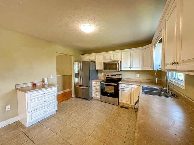 170 Hickory Hill Drive, Corbin, KY 40701