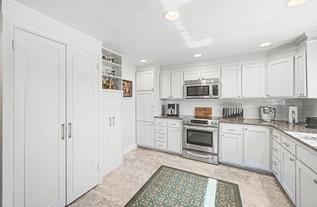 4200 West End Ave Apt 208, Nashville, TN 37205