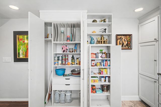 4200 West End Ave Apt 208, Nashville, TN 37205