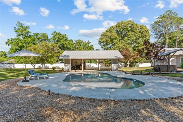 10 Harrington Lane, Dothan, AL 36305