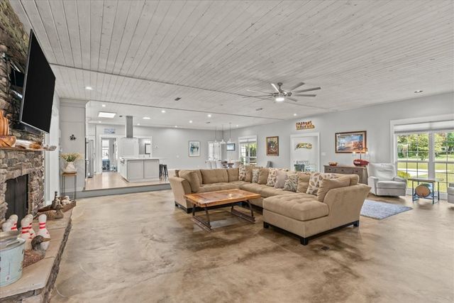 10 Harrington Lane, Dothan, AL 36305
