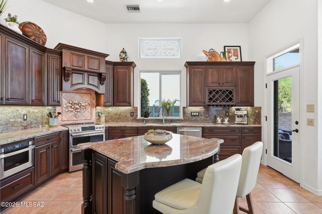 1080 W Titleist Drive, Oro Valley, AZ 85755
