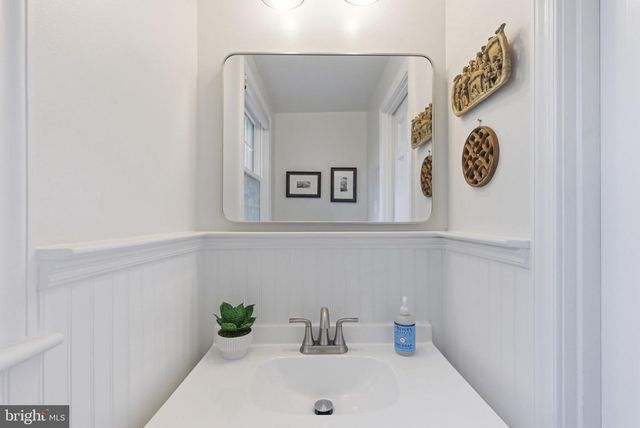 1709 WHITE OAK DR, Silver Spring, MD 20910