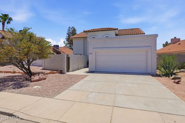 2137 S CATARINA Circle, Mesa, AZ 85202