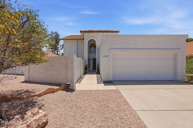 2137 S CATARINA Circle, Mesa, AZ 85202