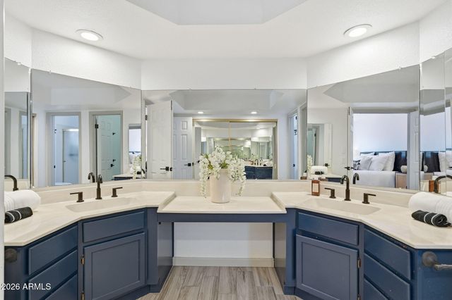 2137 S CATARINA Circle, Mesa, AZ 85202