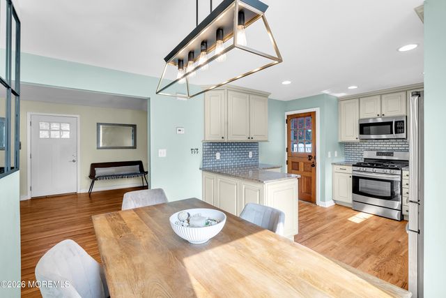 43 Salem Lane, Little Silver, NJ 07739