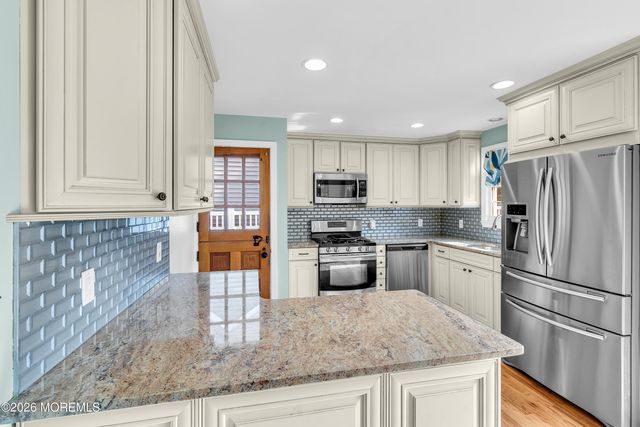 43 Salem Lane, Little Silver, NJ 07739