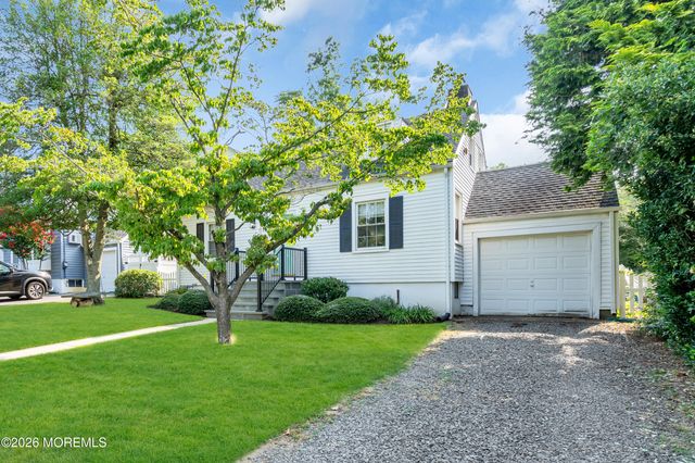 43 Salem Lane, Little Silver, NJ 07739