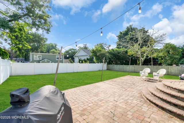 43 Salem Lane, Little Silver, NJ 07739