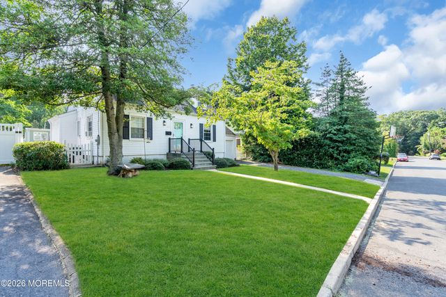 43 Salem Lane, Little Silver, NJ 07739