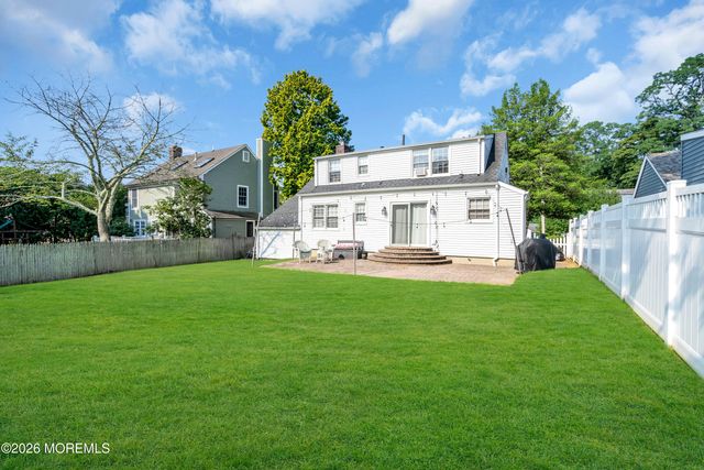 43 Salem Lane, Little Silver, NJ 07739