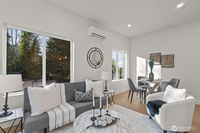 15815 47th Avenue S, Tukwila, WA 98188