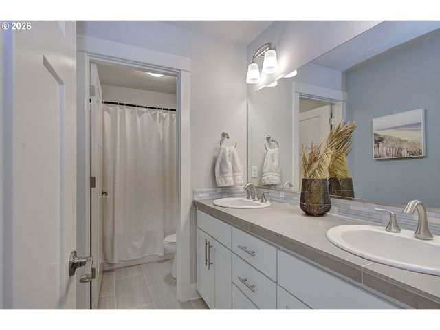 17337 Sw KITE Ln, Beaverton, OR 97007