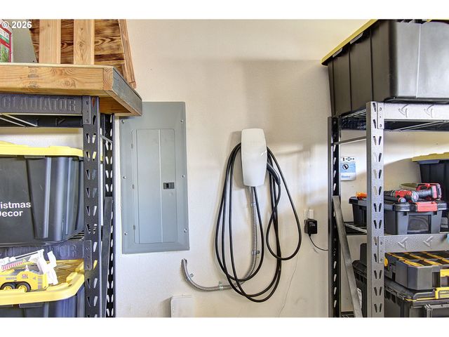 17337 Sw KITE Ln, Beaverton, OR 97007