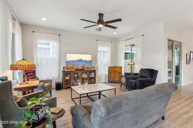 2942 E Appaloosa Road, Gilbert, AZ 85296