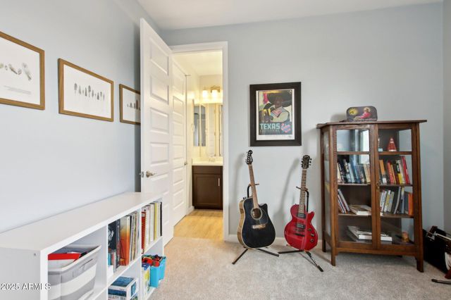 2942 E Appaloosa Road, Gilbert, AZ 85296